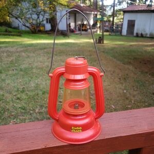 Vintage Radio Shack Red Battery Operated Lantern With Metal Handle - UNTESTED
